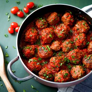 Follow the recipe I wrote earlier and prepare the meatballs for combining with the spaghetti.