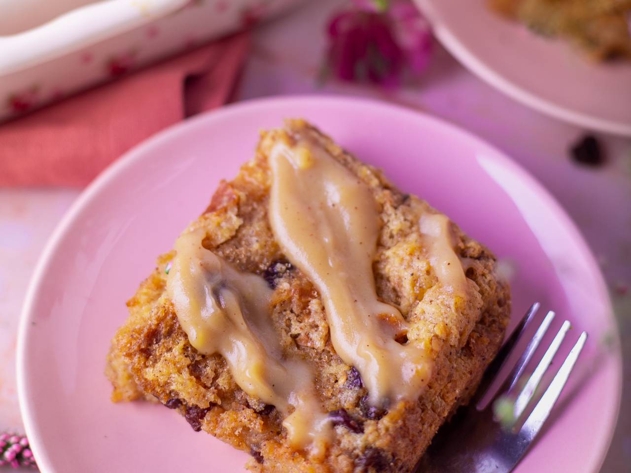 Cinnamon Raisins Bread Pudding with Homemade Sauce Recipe