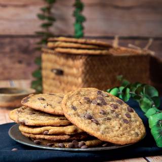 You can serve these incredible crunchy cookies with milk.