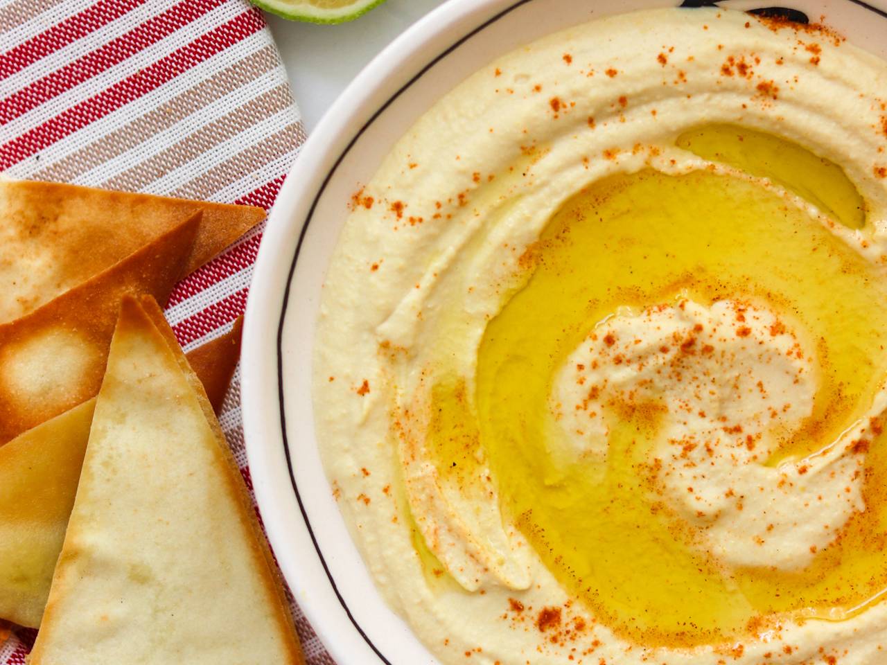 The easiest and delicate hummus recipe