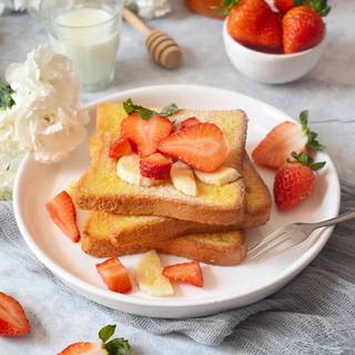 French toast is ready. You can have it with sugar powder, sliced fruits, honey, butter, or sausages as a wonderful breakfast.