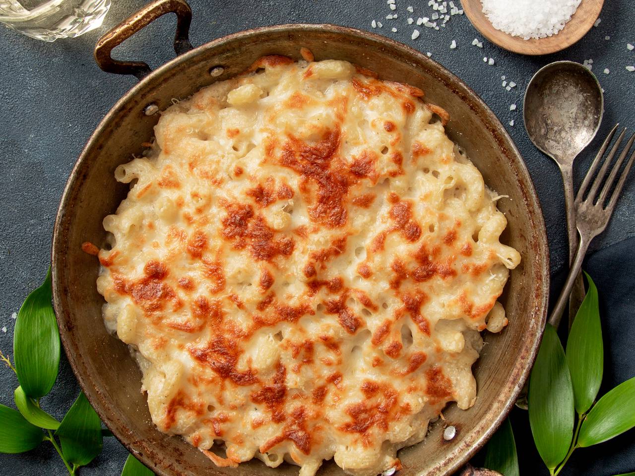 Easy Homemade Mac and Cheese with Bechamel Sauce 
