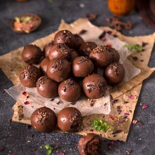 Vegan Chocolate Date Energy Balls