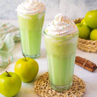 Easy Apple Milkshake Recipe