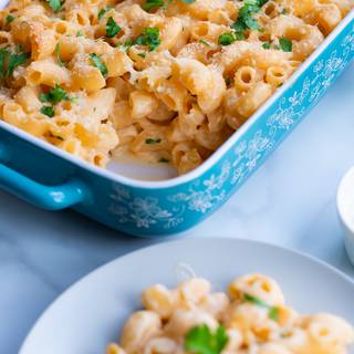 Remove the pasta from the oven when the to becomes golden. You can decorate it with fresh parsley and breadcrumbs if you want. Enjoy!