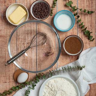 Prepare the ingredients for baking the cookies. Take the butter out of the fridge first thing in the morning then let it reach room temperature.