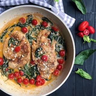 Now your delicious keto Tuscan chicken is ready to enjoy.
