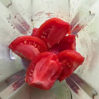 Squeeze out the seeds, but I don’t have a problem with the seeds, therefore, I place the tomatoes in a blender without squeezing.