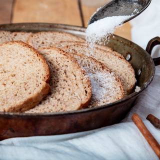 Before putting the dish in the oven, sprinkle some sugar.