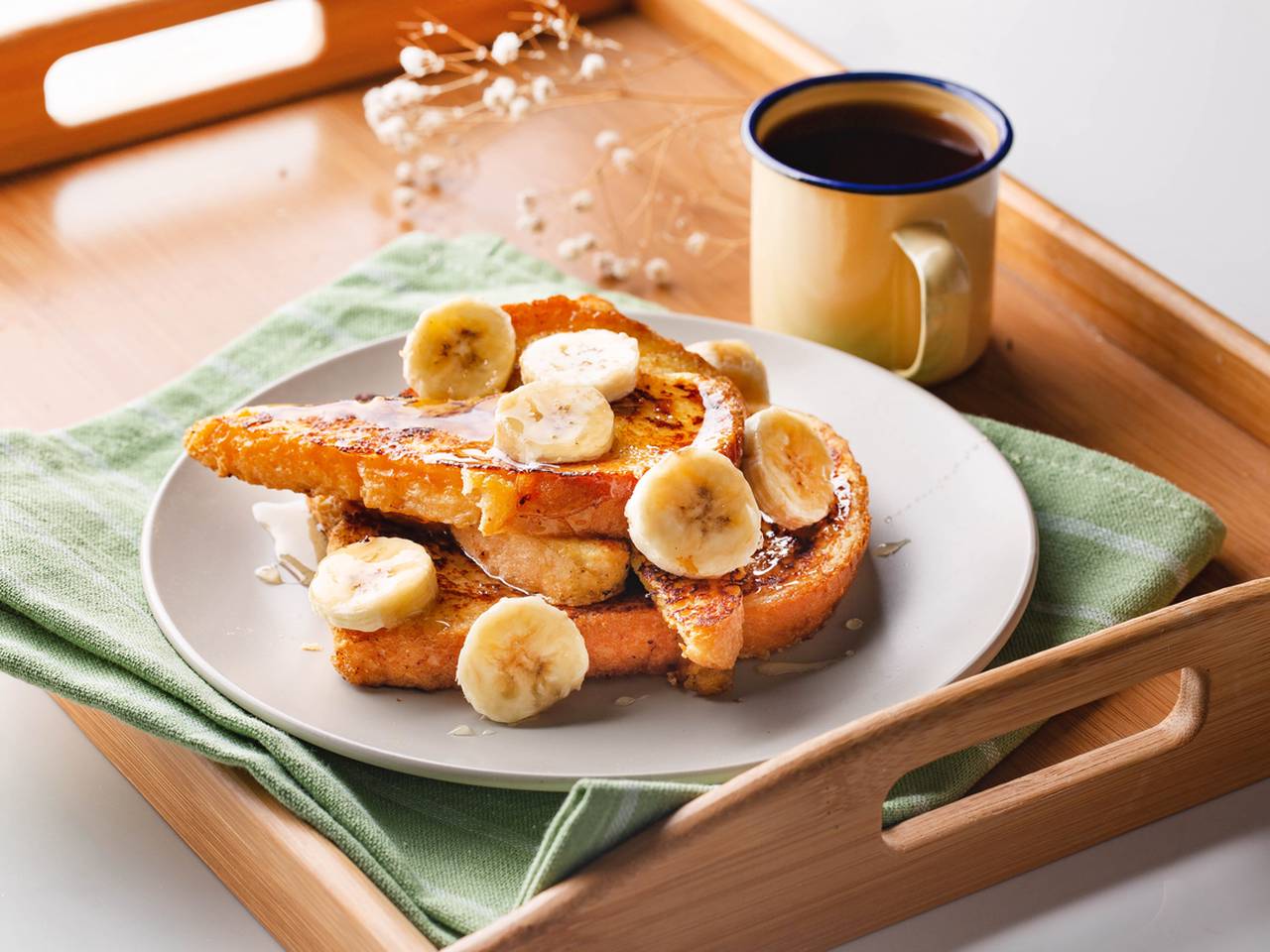 Classic French Toast With Honey and Banana Toppings