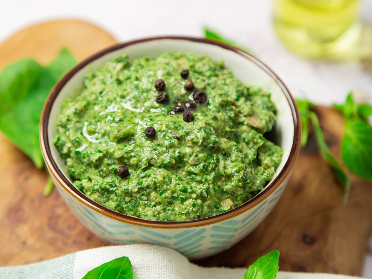 Simple Garlic and Basil Pesto Recipe