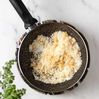 Heat (medium heat) sugar once it starts melting. Pay attention to move the pan once in a time.