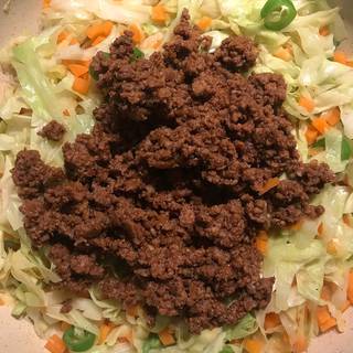 Add the beef mixture into the vegetable mixture and saute them for 5 more minutes.