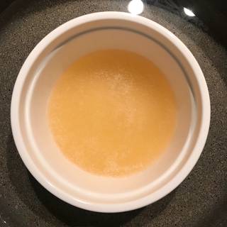 Pour about 1 inch water in a small pot over medium heat. Place the gelatin bowl in the pot.
